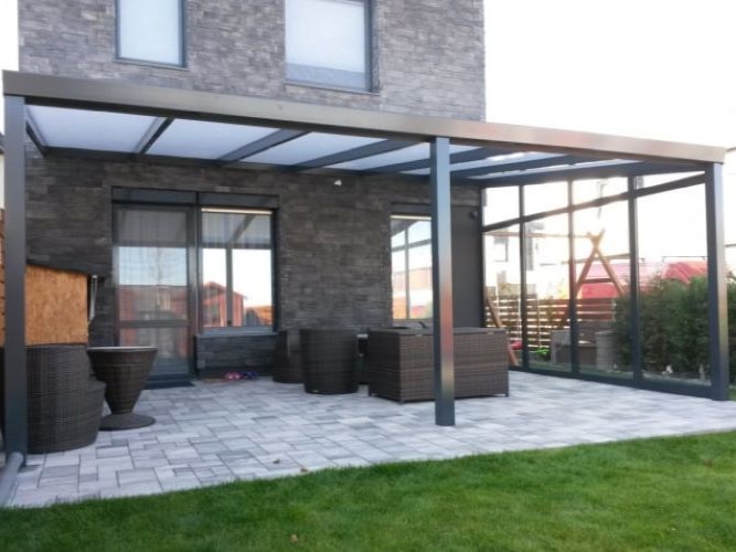 pergola na dvorku